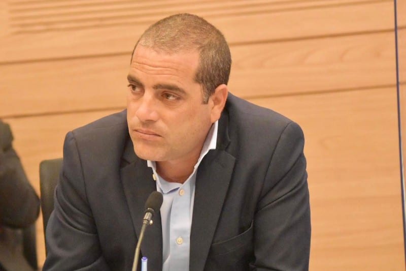 "לא נביא את גנץ ולפיד להחליף מפלגות קיימות בקואליציה"