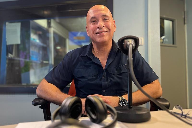 "האזיקים נמצאים על ידיהם של השוטרים ולא על העבריינים"