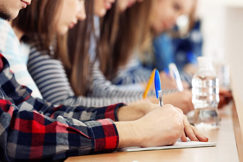 מרשים: 89% מהתלמידים בחיפה השלימו 5 יחידות בגרות באנגלית