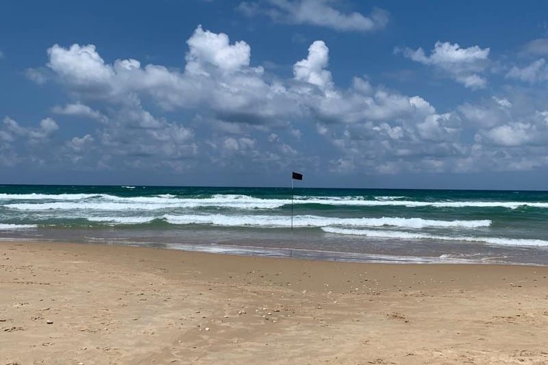 משרד הבריאות: אזהרה רחצה בחופים הדרומיים של חיפה