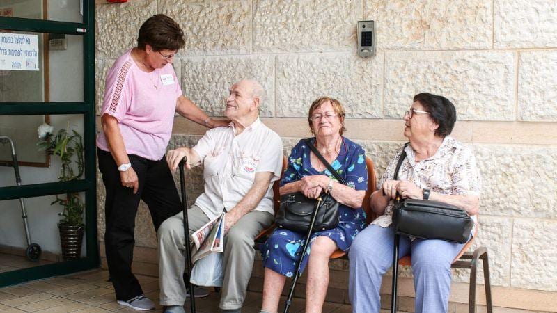 מחר: שביתה במרכזי יום לקשיש בחיפה והקריות
