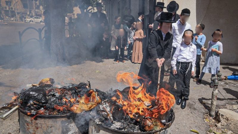 תיעוד מצולם: שריפת חמץ בהדר