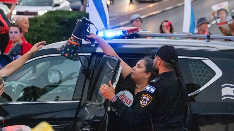 לראשונה: המשטרה עיכבה שתיים ממובילות המחאה בחיפה