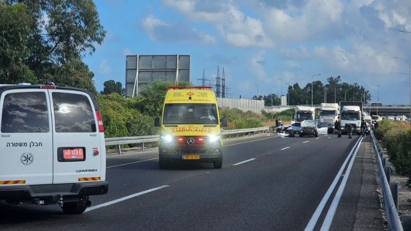 גבר נפצע בינוני בפיצוץ רכב בכביש 22