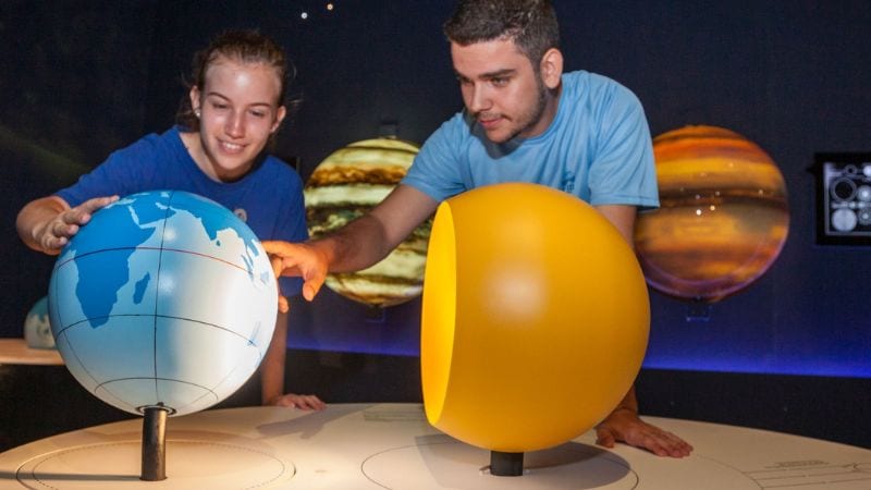 עושים גלים בחלל: חוויה קוסמית לכל המשפחה מחר במדעטק