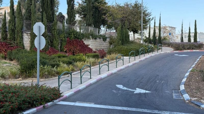 "יש יותר חלם מזה? 'השקענו מיליונים במעבר רק שכחנו לתקוע שלט'"