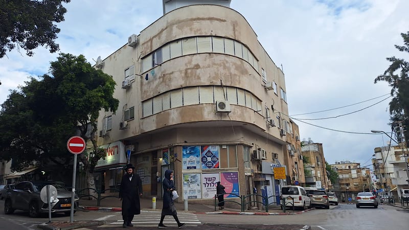 בין ממ״ד לבאוהאוס: משפחות חרדיות בהדר חיות בין מבנים לשימור להיעדר ביטחון 