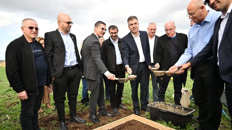 הונחה אבן הפינה ל"נוילנד", פארק האגמים של נשר