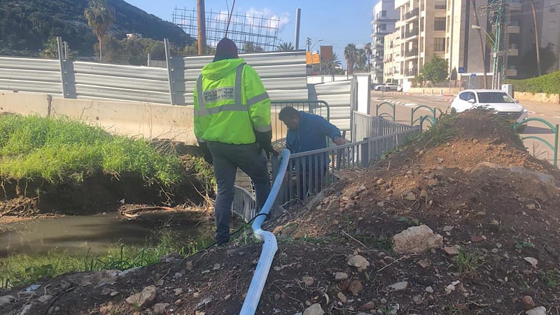 בעקבות הפרסום ב״רדיו חיפה״: עיריית חיפה הגיעה לטפל במפגע בנחל בת גלים