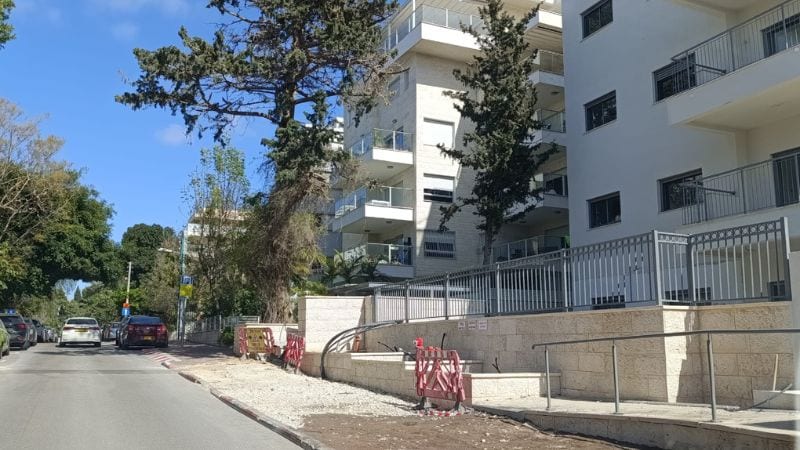 חלם בחסות עיריית חיפה: איך אפשר לחנות על מדרכה ולא לקבל דוח?