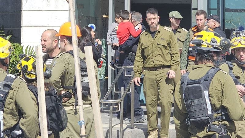 טירת כרמל: צוותי עירייה מתוגברים פועלים באתר שספג פגיעה
