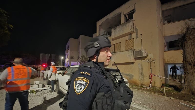 צפו: הרס רב לבניין בנשר לאחר נפילת פריטי אמל״ח. בחיפה נגרם נזק קל