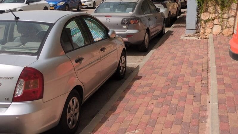 "אני סופר לך ימים": הטרור שעובר דייר שהחנה את רכבו ברחוב ציבורי באחוזה