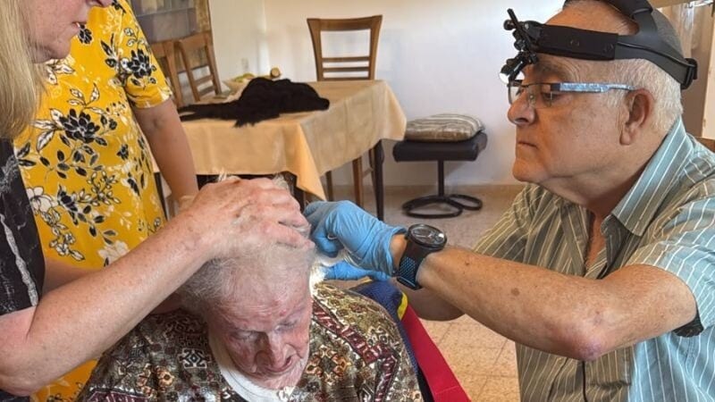 ״המינימום שאנחנו יכולים לעשות״: רופאים למען שורדי שואה באזור חיפה